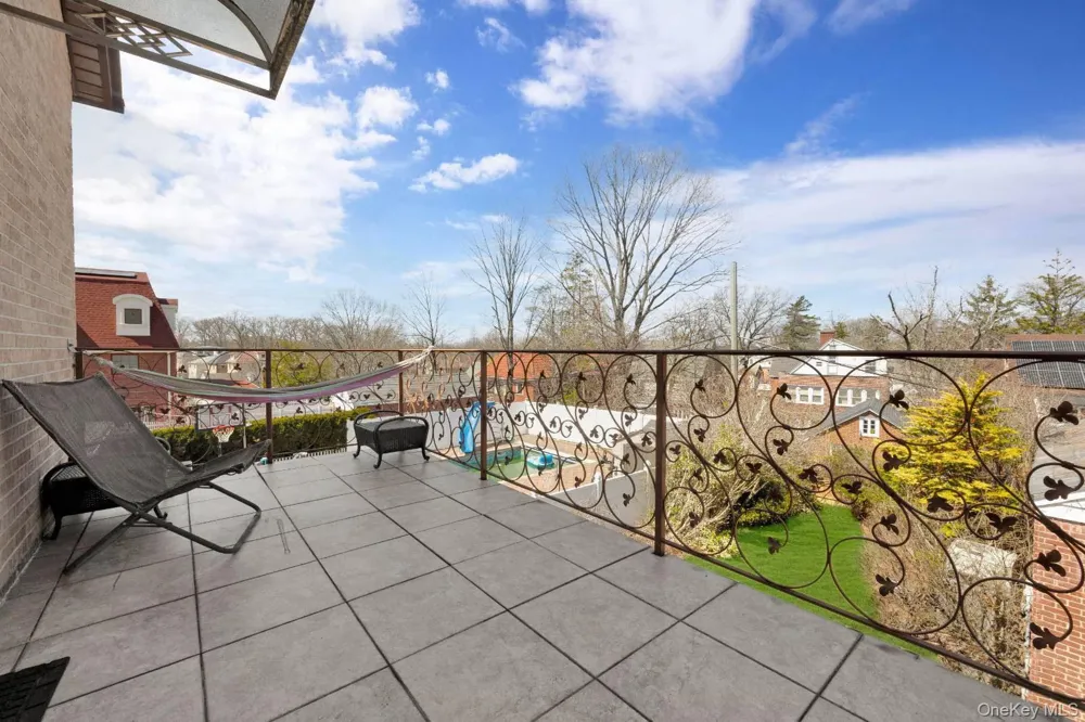 186-31 radnor Road Jamaica Estates, NY 11432