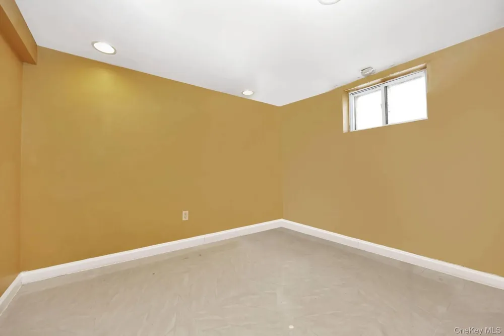 186-31 radnor Road Jamaica Estates, NY 11432
