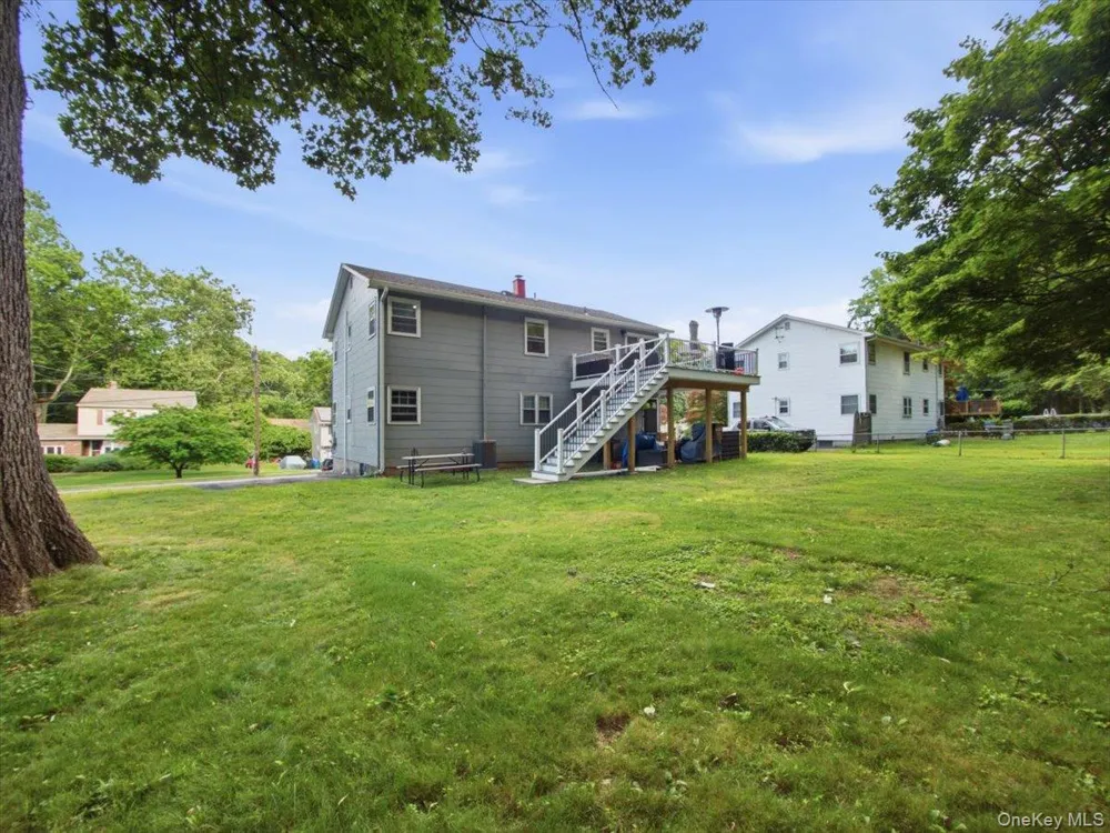 784 Brookridge Drive Valley Cottage, NY 10989