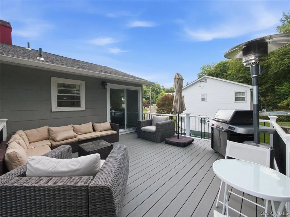 784 Brookridge Drive Valley Cottage, NY 10989