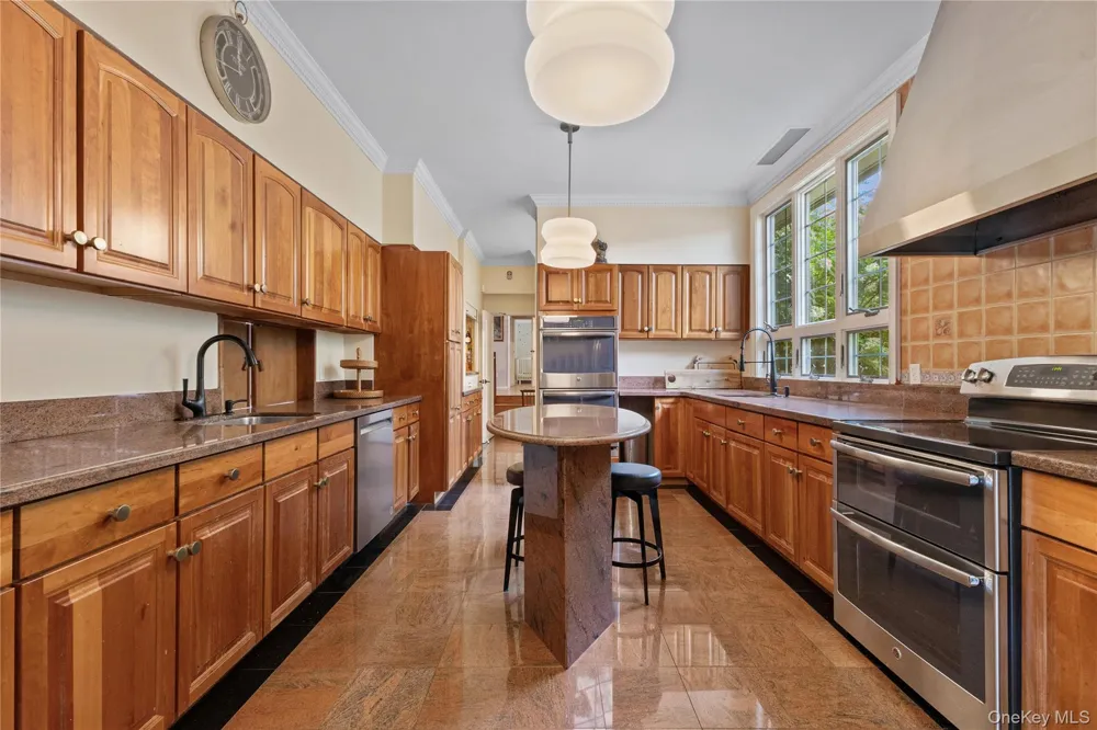 898 Gipsy Trail Road Carmel, NY 10512