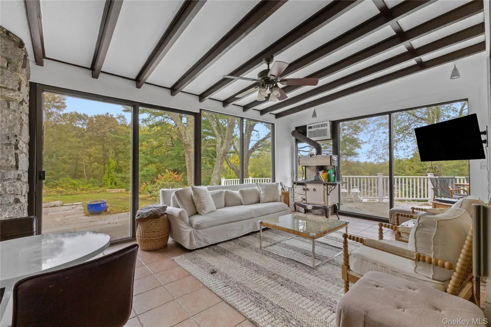 898 Gipsy Trail Road Carmel, NY 10512