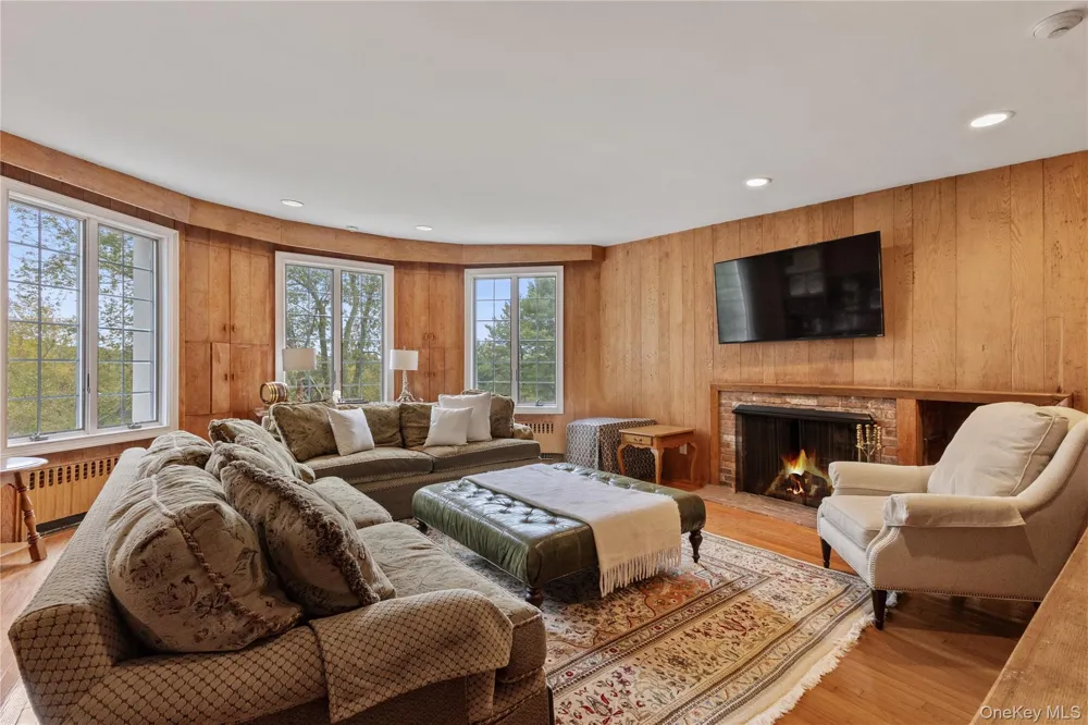 898 Gipsy Trail Road Carmel, NY 10512