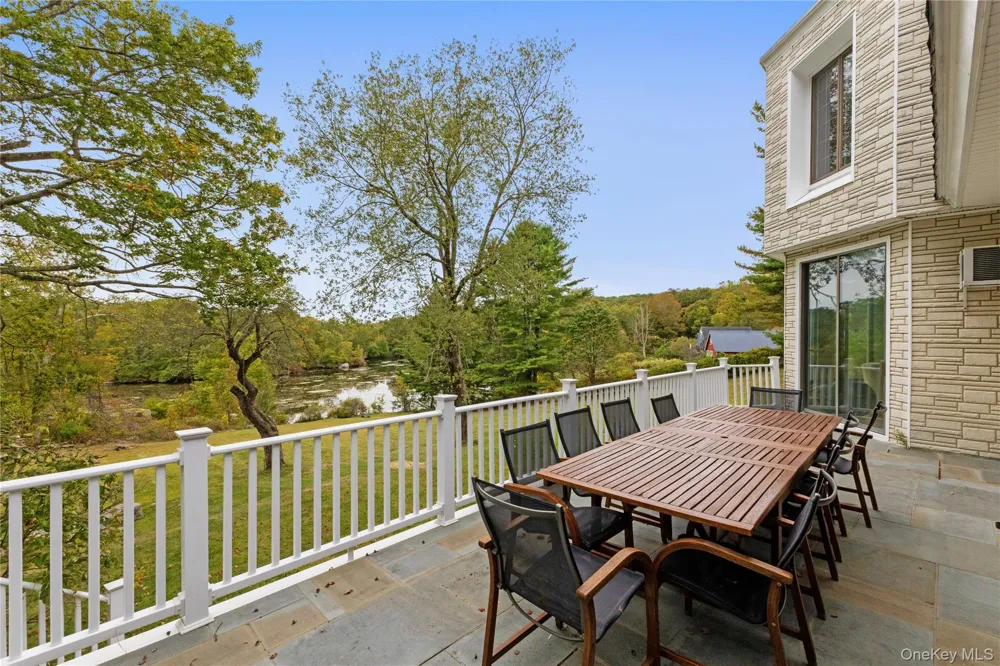 898 Gipsy Trail Road Carmel, NY 10512