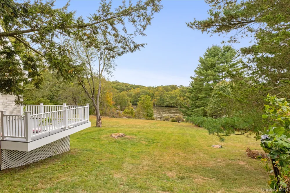 898 Gipsy Trail Road Carmel, NY 10512