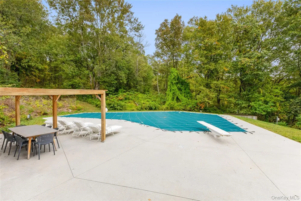 898 Gipsy Trail Road Carmel, NY 10512