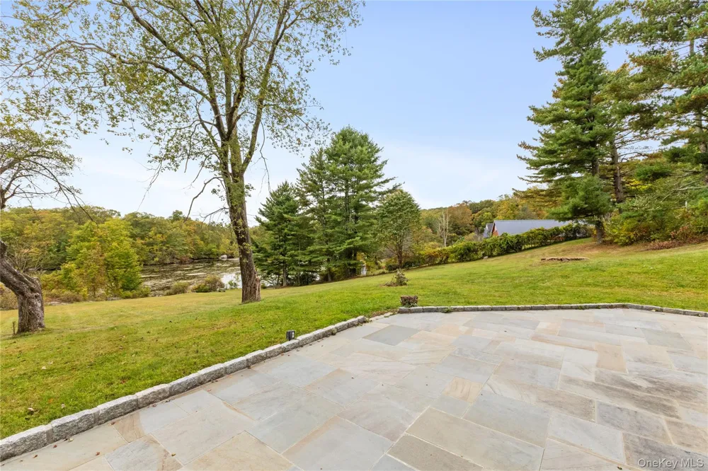 898 Gipsy Trail Road Carmel, NY 10512
