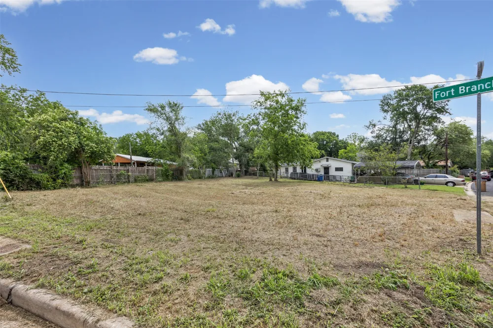 1201 Fort Branch Boulevard Austin, TX 78721