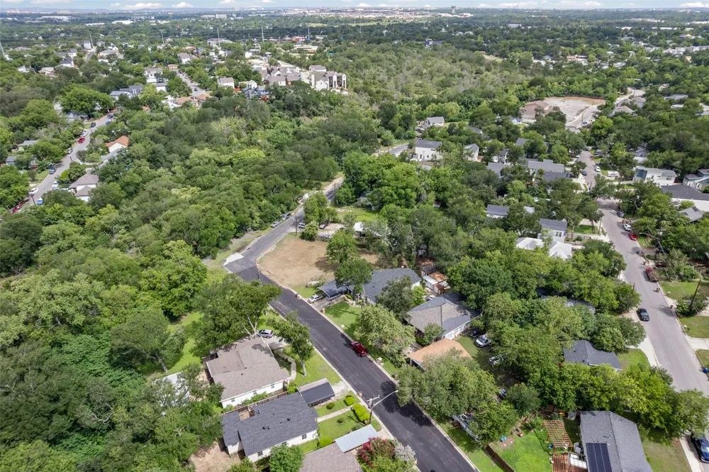 1201 Fort Branch Boulevard Austin, TX 78721
