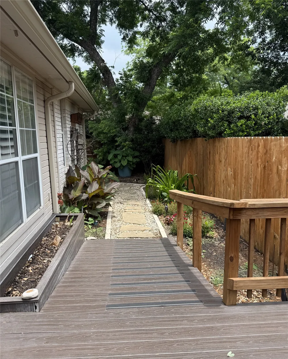 356 Mahan Street Meadowlakes, TX 78654
