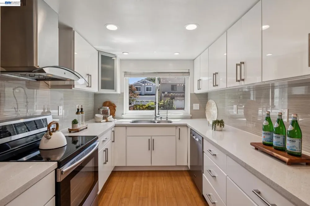 28086 Thorup Ln Hayward, CA 94542