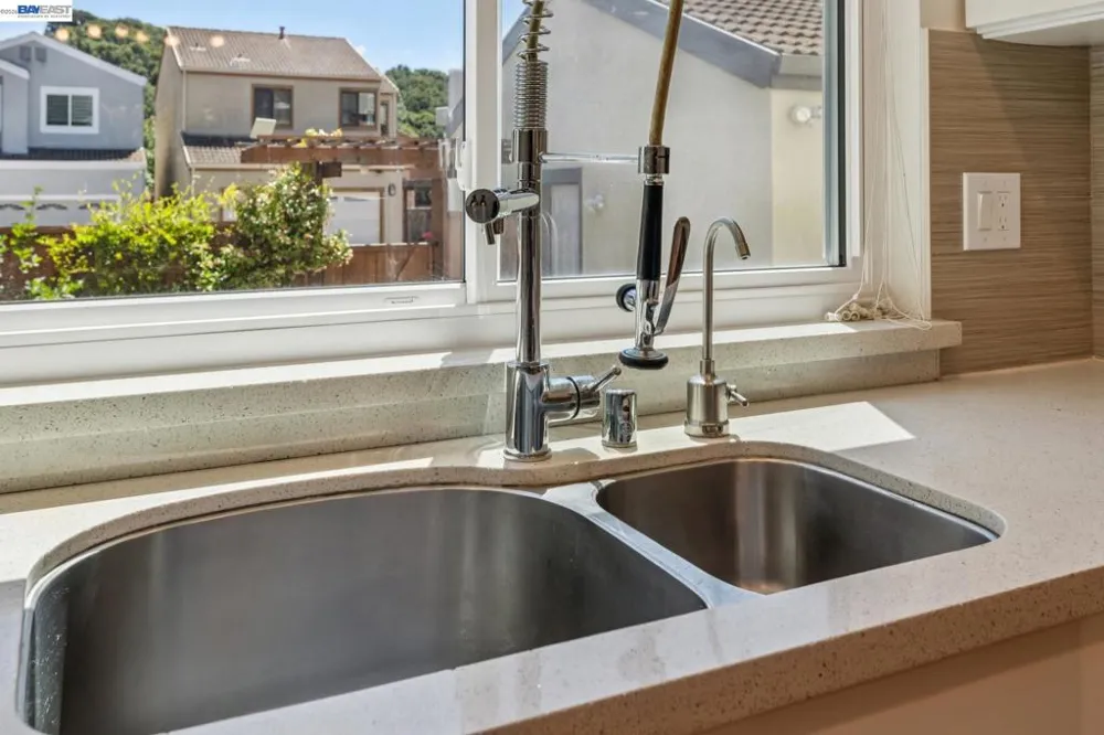 28086 Thorup Ln Hayward, CA 94542