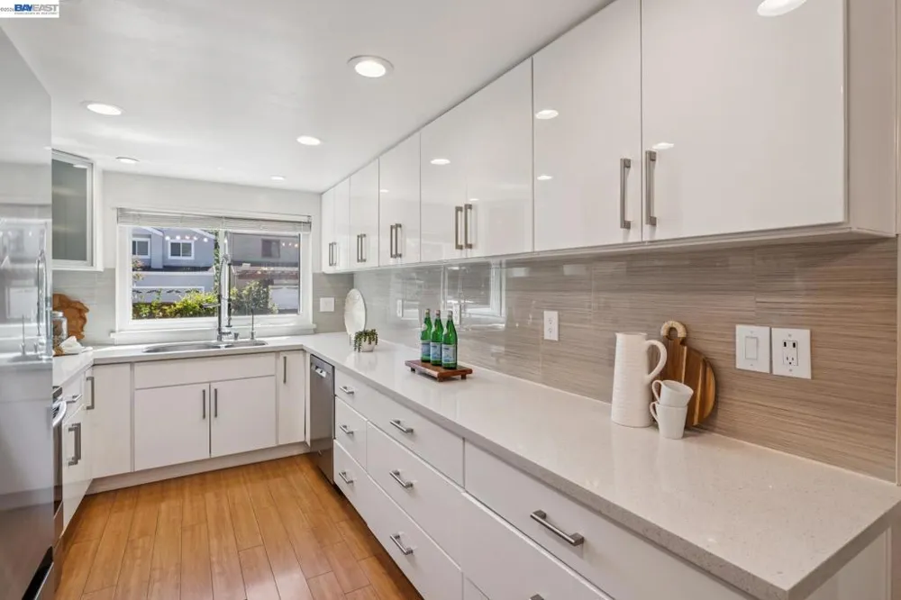 28086 Thorup Ln Hayward, CA 94542