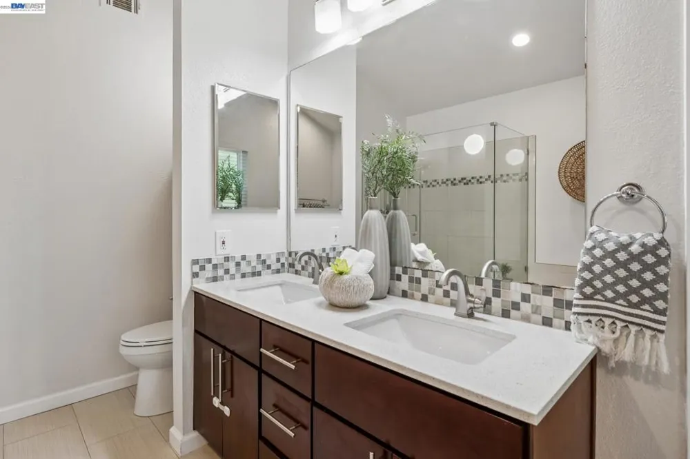 28086 Thorup Ln Hayward, CA 94542