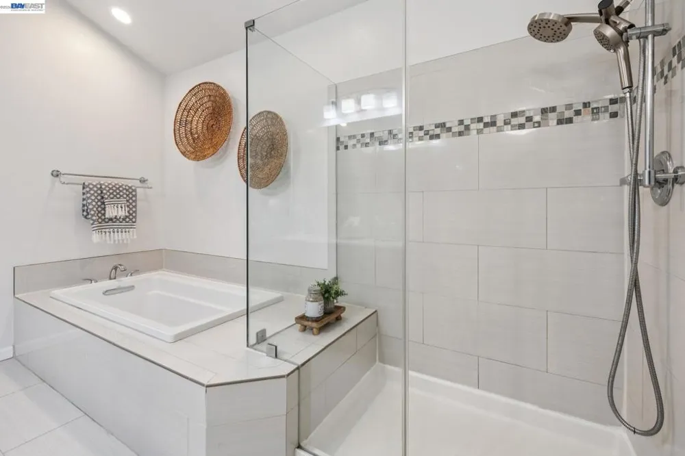 28086 Thorup Ln Hayward, CA 94542