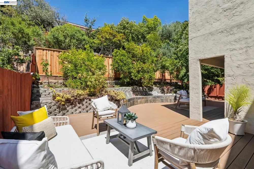 28086 Thorup Ln Hayward, CA 94542