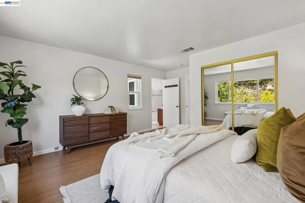 28086 Thorup Ln Hayward, CA 94542