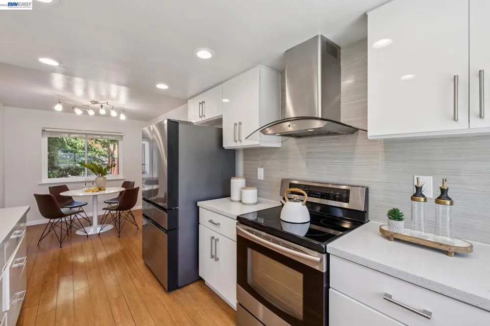 28086 Thorup Ln Hayward, CA 94542