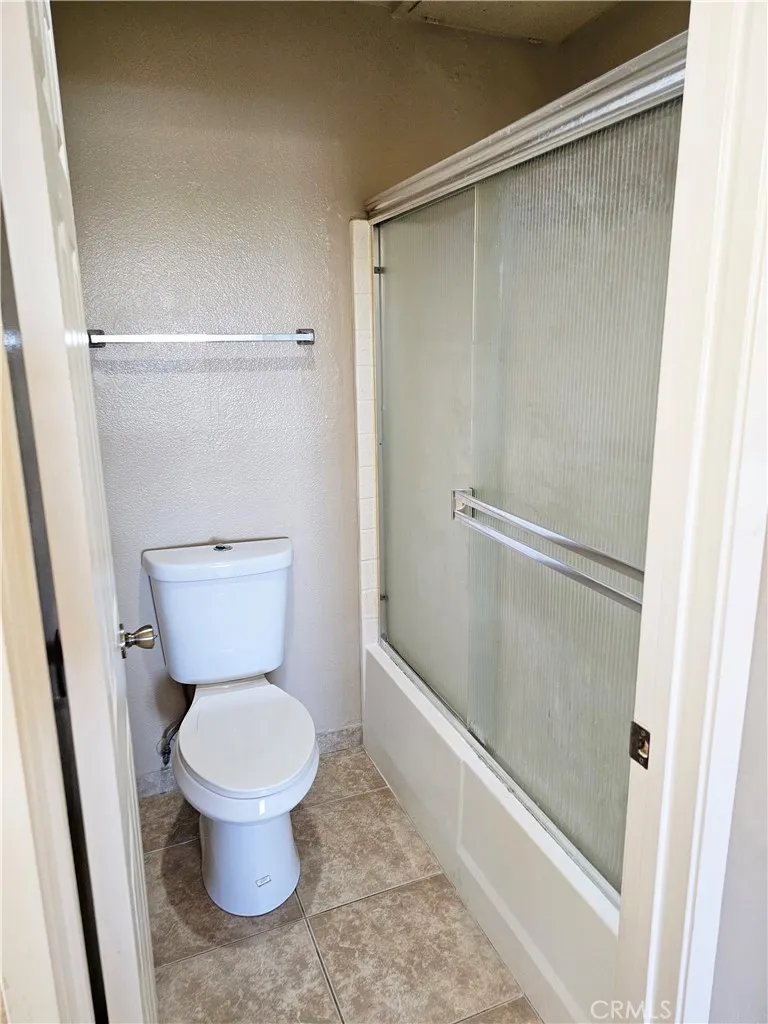 2554 Olive Drive #19 Palmdale, CA 93550