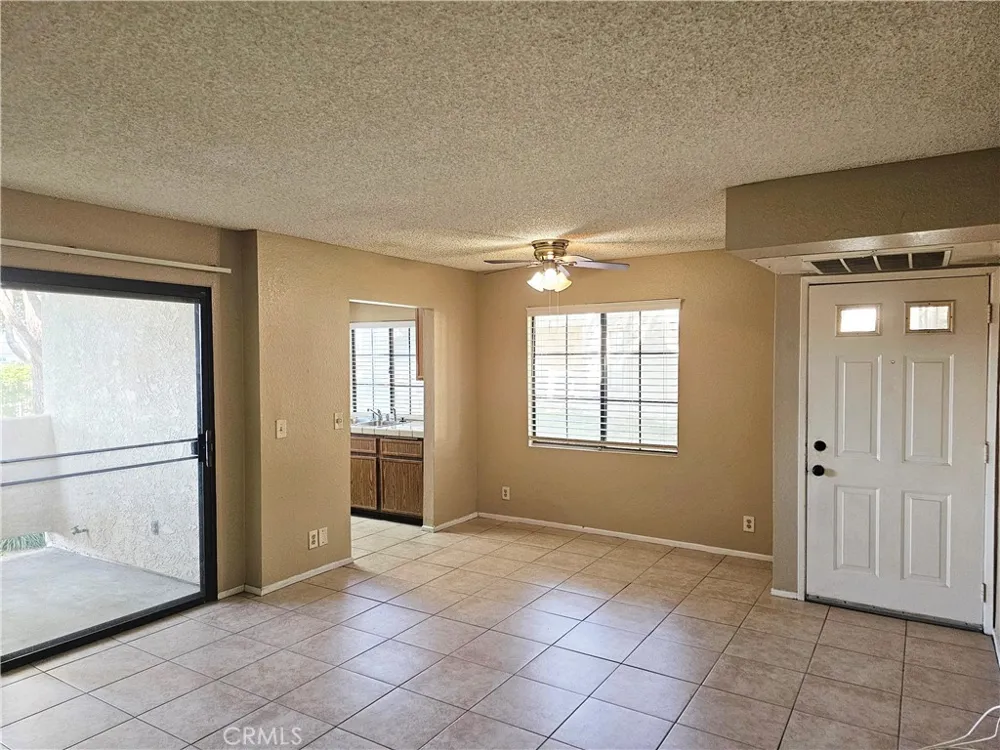 2554 Olive Drive #19 Palmdale, CA 93550