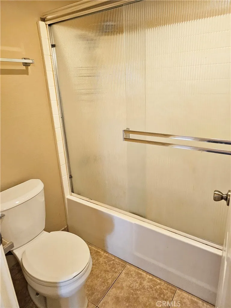 2554 Olive Drive #19 Palmdale, CA 93550