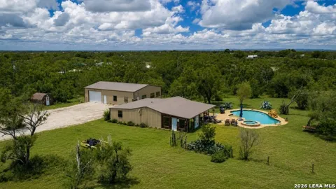 714 VETERANS DR