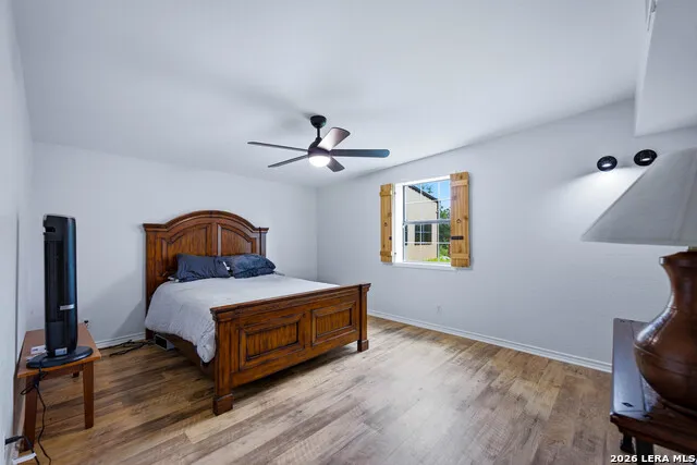 714 VETERANS DR Sabinal, TX 78881