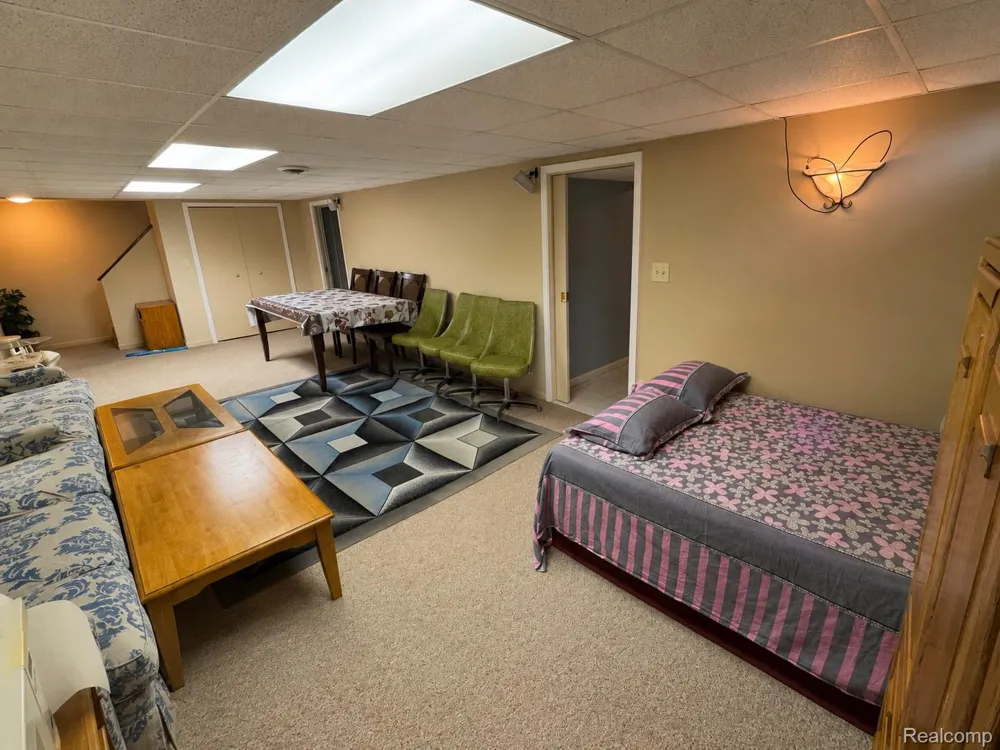 33564 Vista Way Fraser City, MI 48026