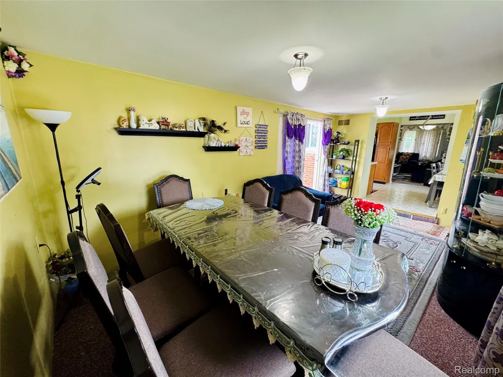 33564 Vista Way Fraser City, MI 48026