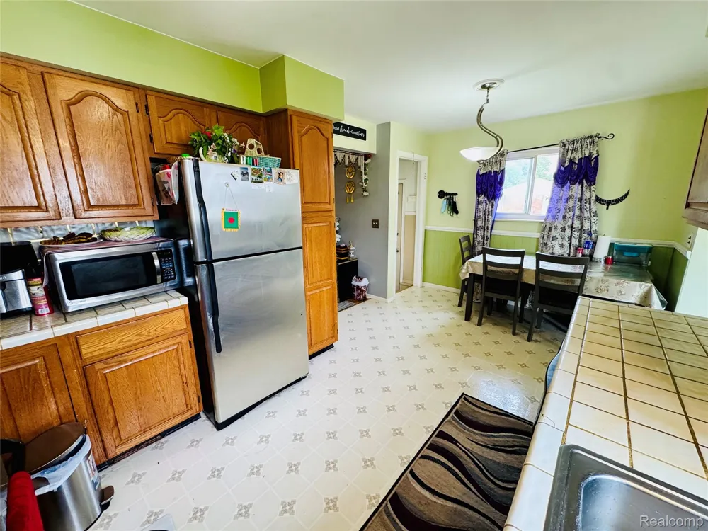33564 Vista Way Fraser City, MI 48026