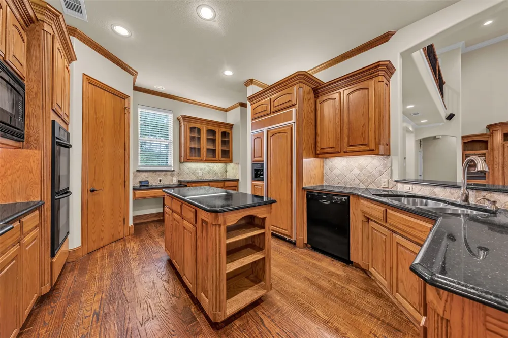 140 Eagles Peak Lane Double Oak, TX 75077
