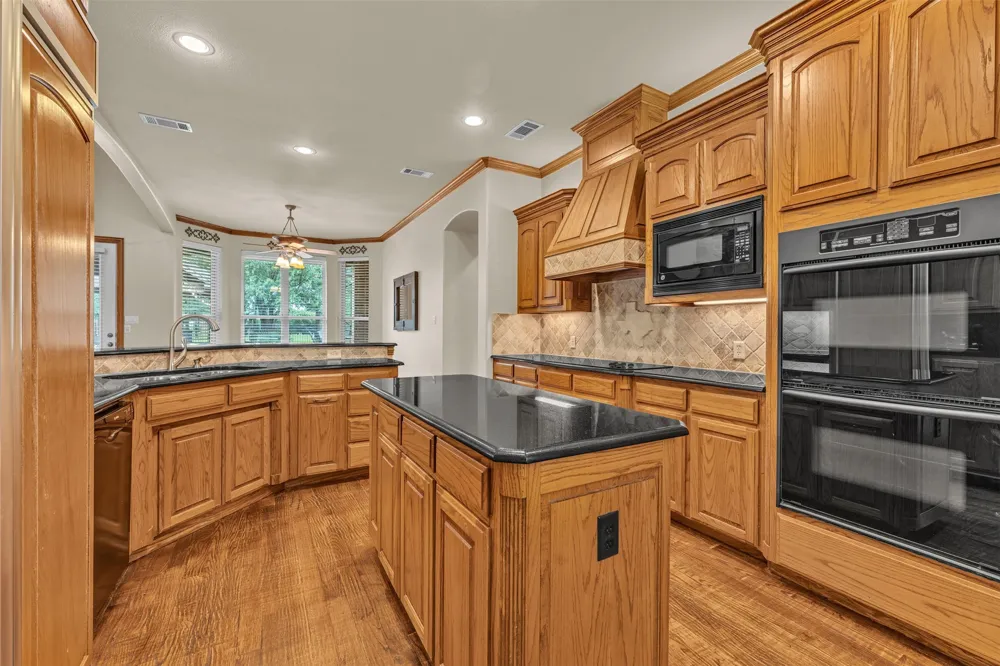 140 Eagles Peak Lane Double Oak, TX 75077