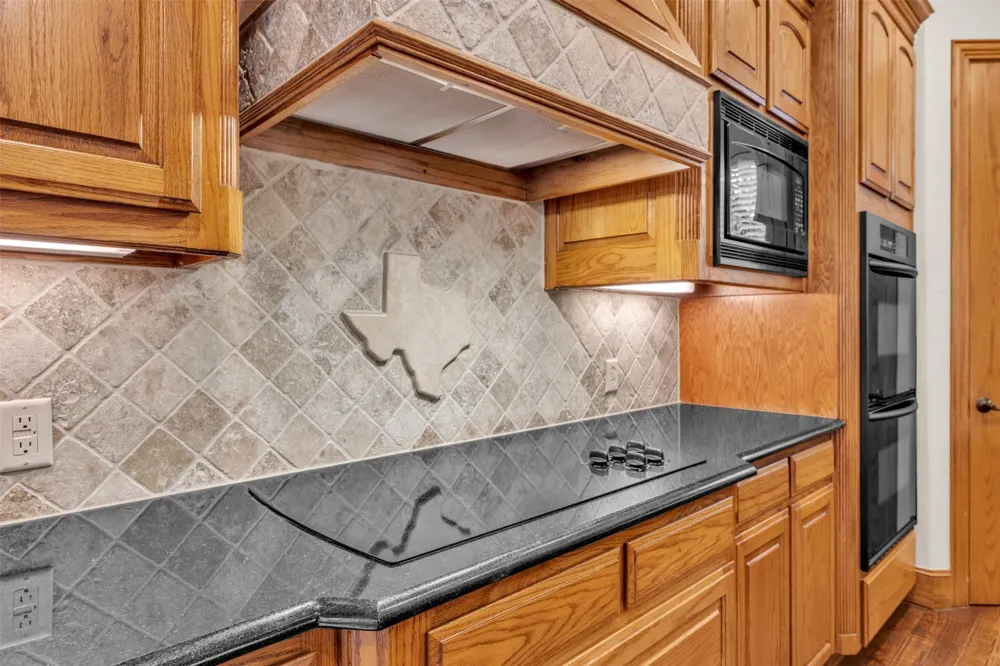 140 Eagles Peak Lane Double Oak, TX 75077