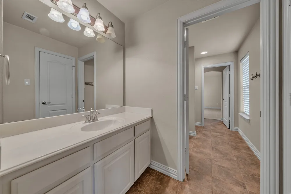 140 Eagles Peak Lane Double Oak, TX 75077