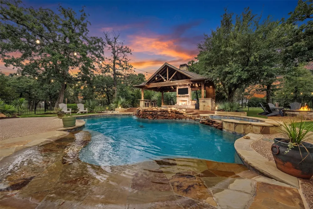 140 Eagles Peak Lane Double Oak, TX 75077