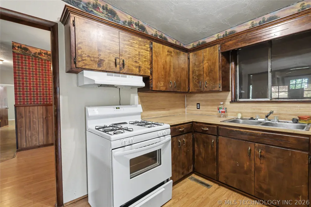 15188 Hwy 82 Tahlequah, OK 74464