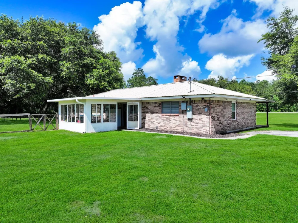 10325 Hwy 69 S Warren, TX 77664