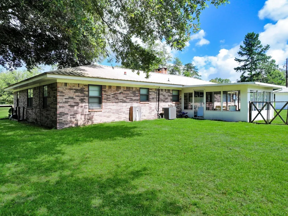 10325 Hwy 69 S Warren, TX 77664