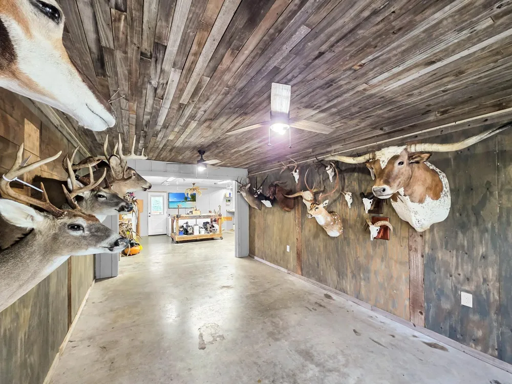 10325 Hwy 69 S Warren, TX 77664