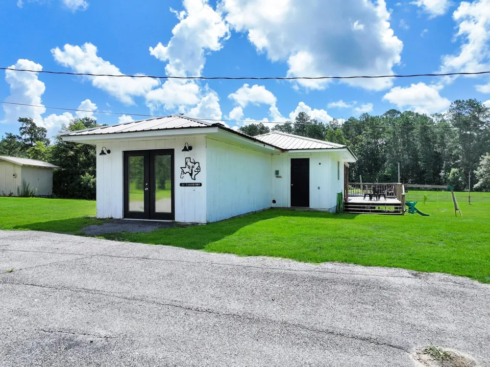 10325 Hwy 69 S Warren, TX 77664