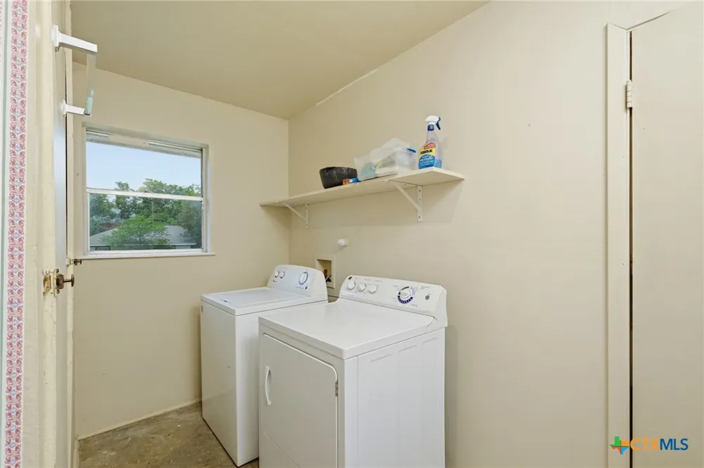 208 Cedar Street Buda, TX 78610