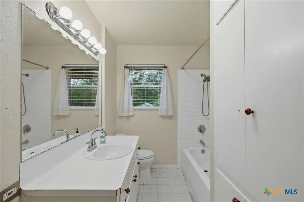 208 Cedar Street Buda, TX 78610