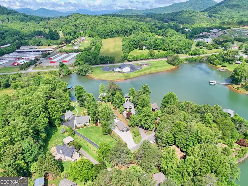 2255 Thunder Oak RD Young Harris, GA 30582