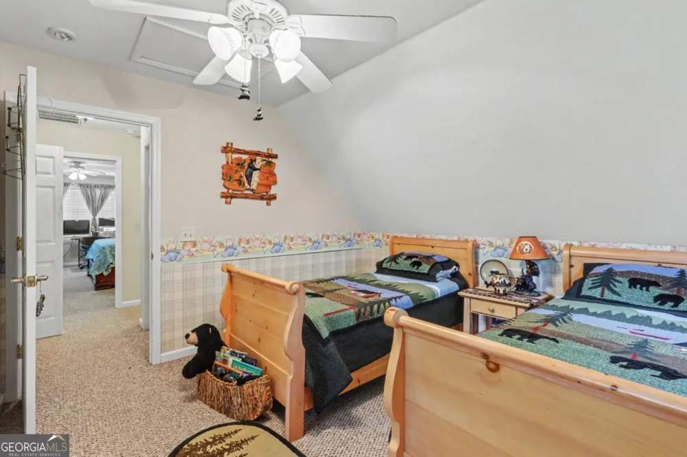 2255 Thunder Oak RD Young Harris, GA 30582