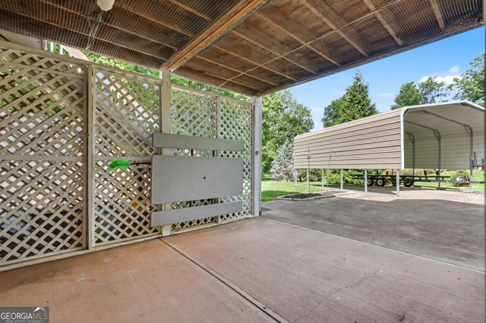 2255 Thunder Oak RD Young Harris, GA 30582