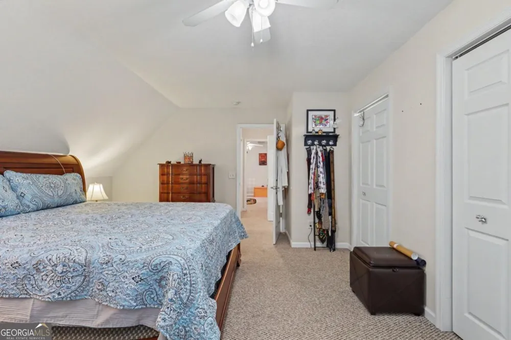 2255 Thunder Oak RD Young Harris, GA 30582
