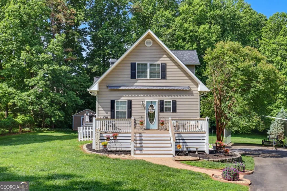 2255 Thunder Oak RD Young Harris, GA 30582