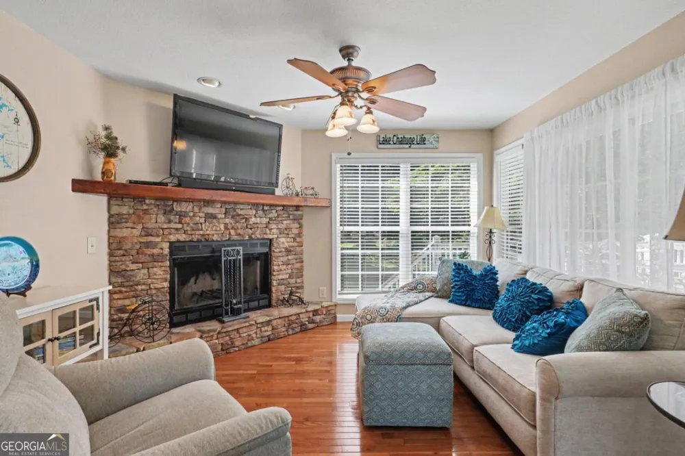 2255 Thunder Oak RD Young Harris, GA 30582