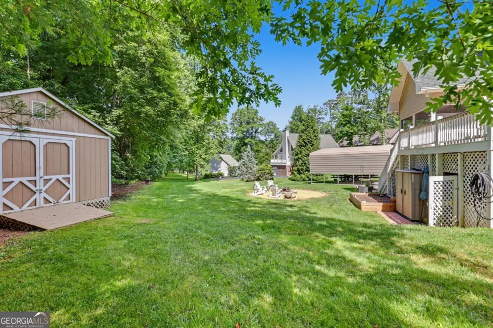 2255 Thunder Oak RD Young Harris, GA 30582