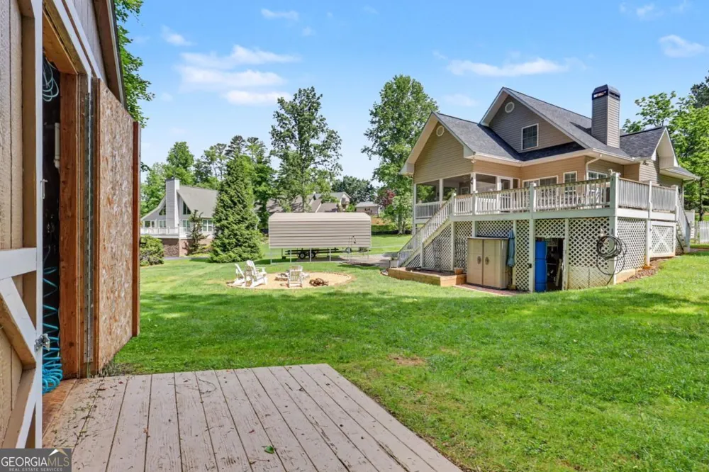2255 Thunder Oak RD Young Harris, GA 30582